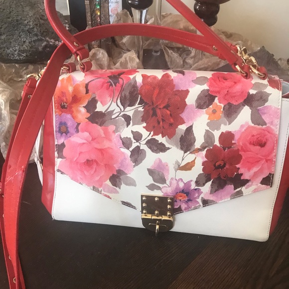 Badgley Mischka hand bag, floral pattern. - Picture 2 of 6